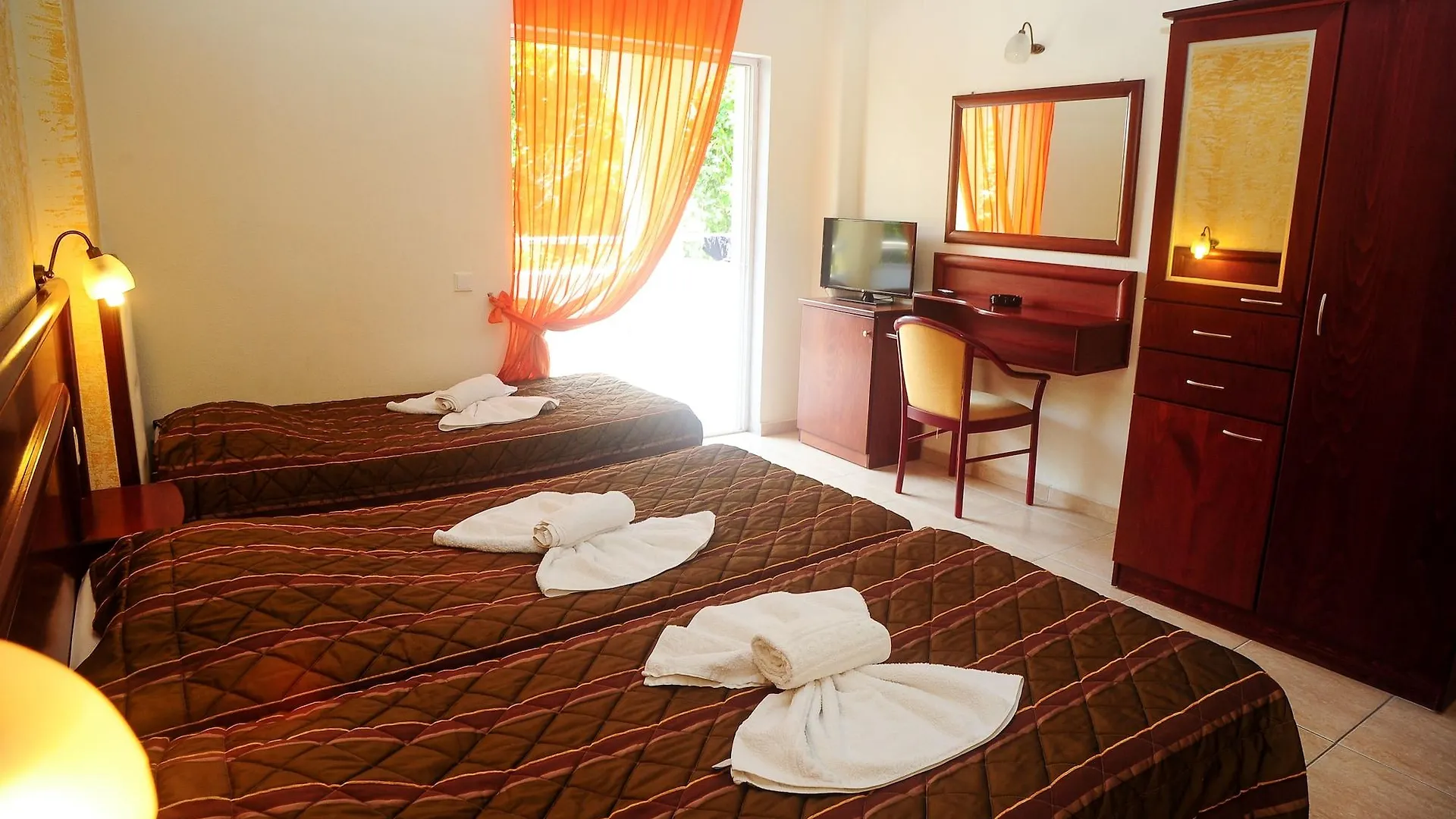 Tropical Aparthotel Hanioti